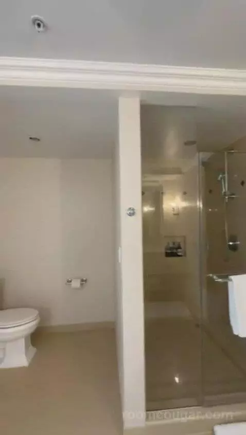 Corner Luxury King Suite with Balcony (#630) bathroom picture #5