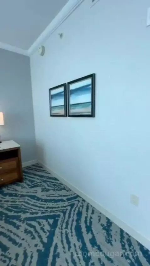 One Bedroom King Suite (#20601) bed picture #9