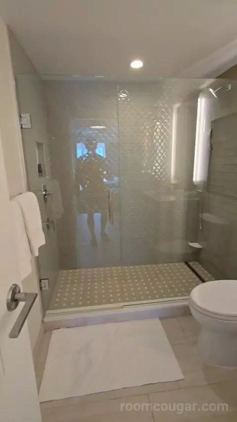 Mobility Accessible 2 BR Beach View Suite (#2703) bathroom picture #7