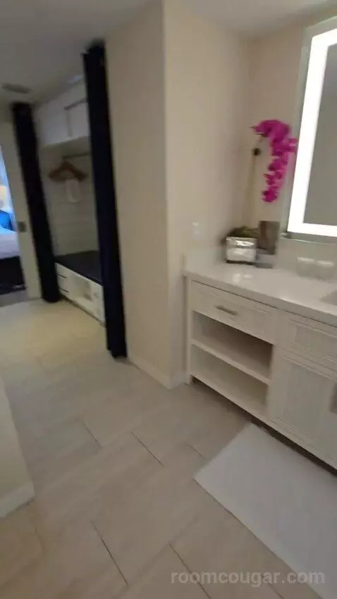 King Studio with Sofa Bed and Gulf View (#2503) bathroom picture #10