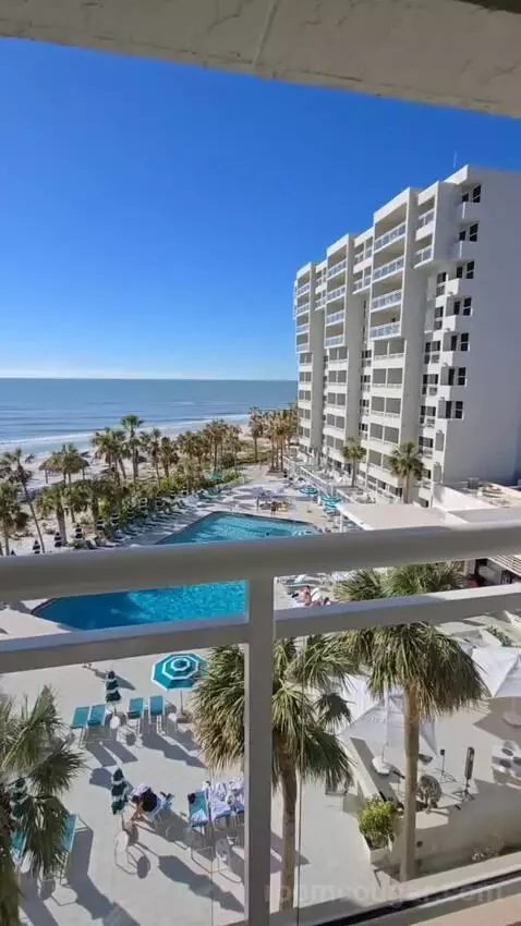 King Studio with Sofa Bed and Gulf View (#2503) view picture #2