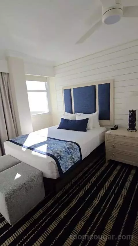 Deluxe Two-Bedroom Suite with Gulf View (#2407) bed picture #9