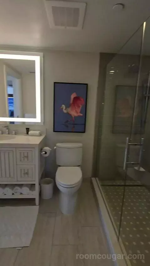 Deluxe Two-Bedroom Suite with Gulf View (#2407) bathroom picture #4