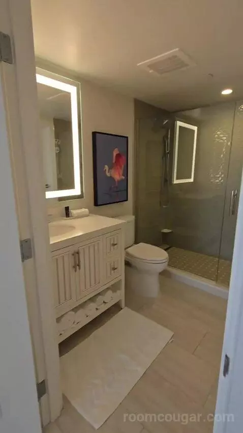 Deluxe Two-Bedroom Suite with Gulf View (#2407) bathroom picture #5