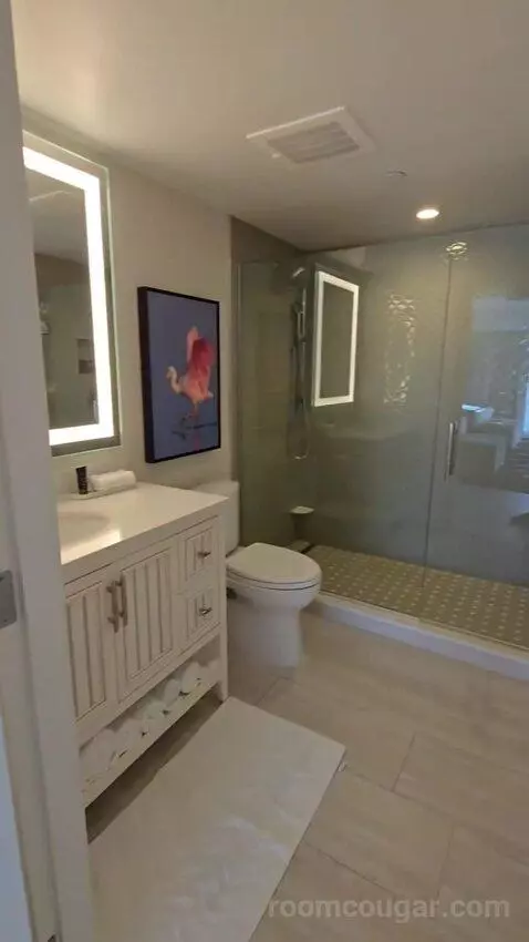 Deluxe Two-Bedroom Suite with Gulf View (#2407) bathroom picture #7