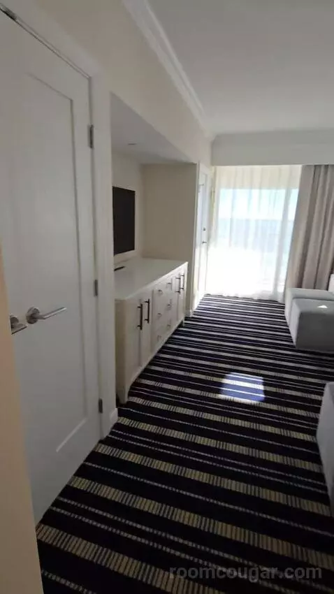 Deluxe Two-Bedroom Suite with Gulf View (#2407) bed picture #6