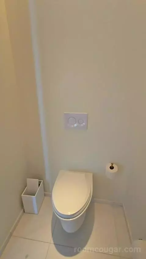 Deluxe One-Bedroom King Suite with Downtown View (#510) bathroom picture #10