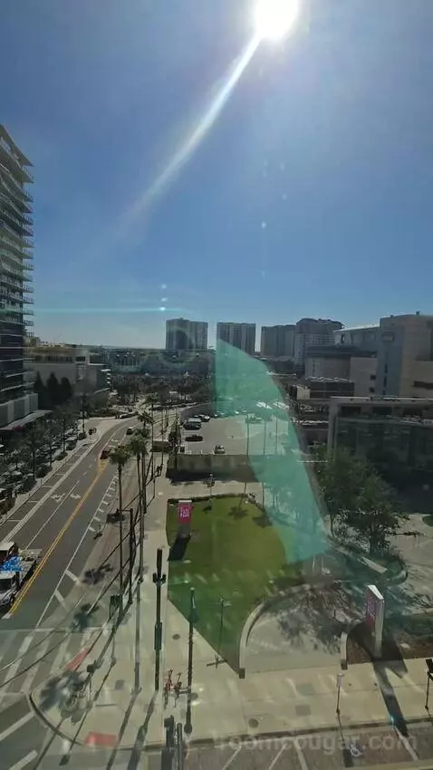 Deluxe One-Bedroom King Suite with Downtown View (#510) view picture #6
