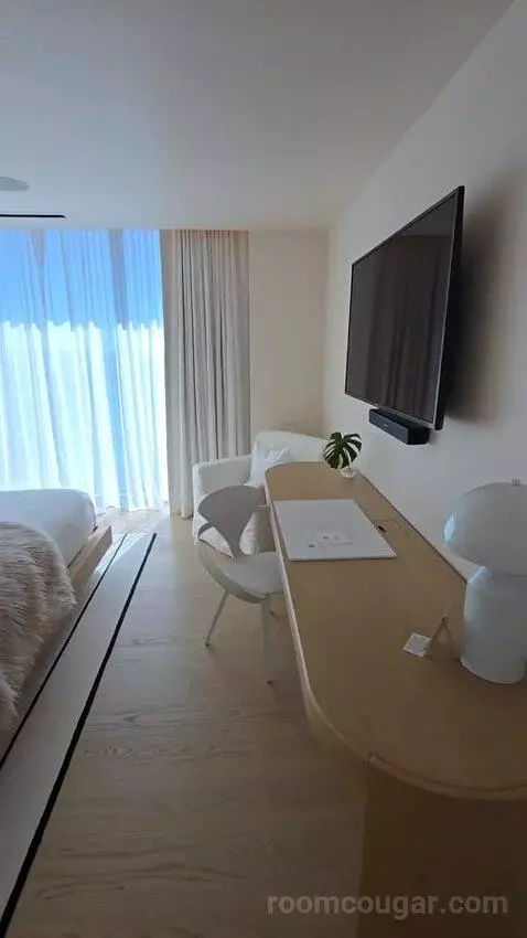 Penthouse King Room (#822) bed picture #5
