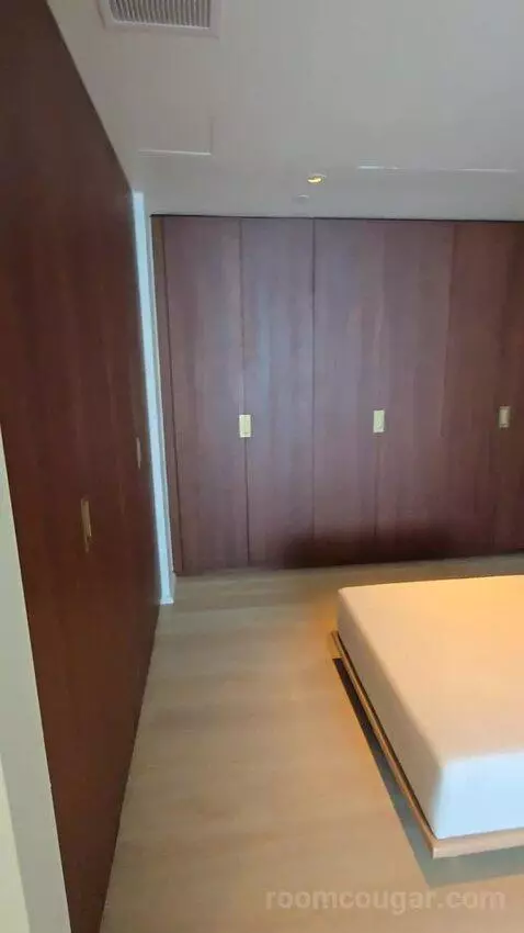 Penthouse King Room (#822) bed picture #10