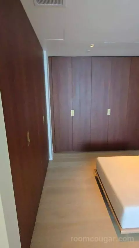 Penthouse King Room (#822) bed picture #11