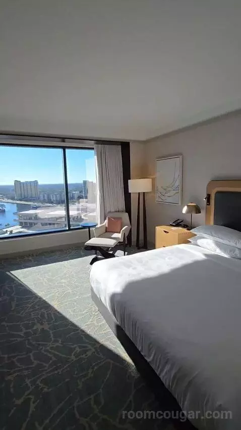 Premium Guest Room with 1 King, Water View (#1876) bed picture #12