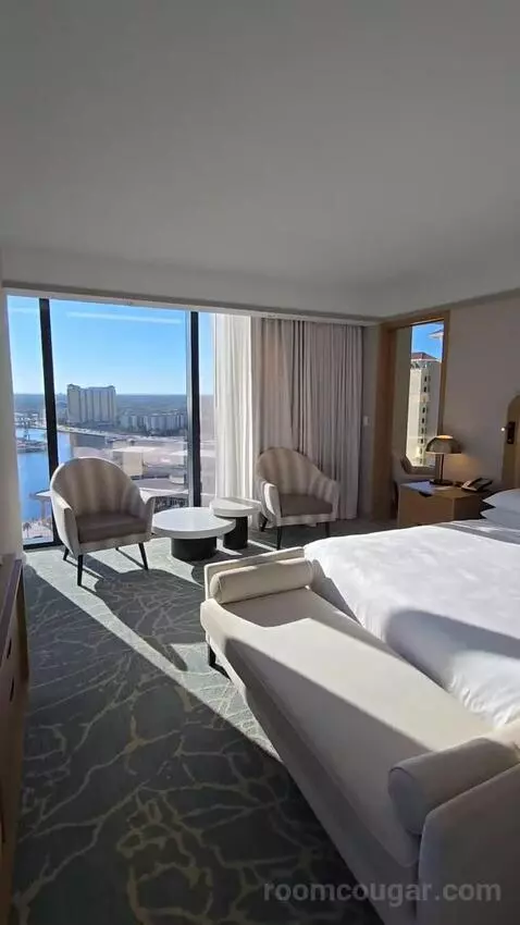 1 Bedroom Executive Suite with 1 King, Sofa Bed, Corner Room (#1886) bed picture #5