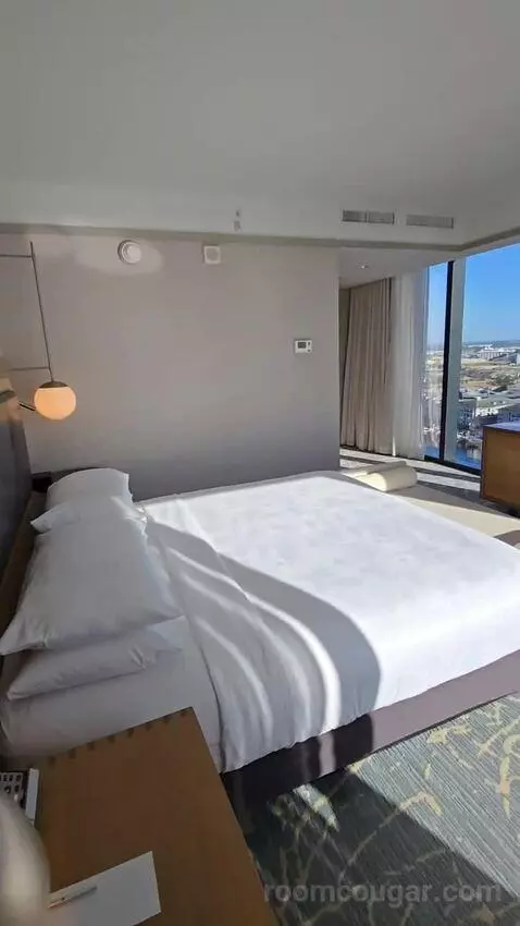 1 Bedroom Executive Suite with 1 King, Sofa Bed, Corner Room (#1886) bed picture #7