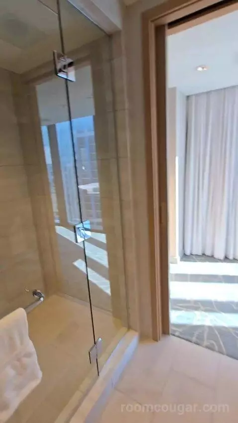 1 Bedroom Executive Suite with 1 King, Sofa Bed, Corner Room (#1886) bathroom picture #9