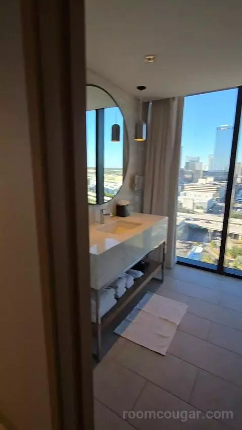 Guest Room with 1 King, City View, Corner Room (#1860) bed picture #2