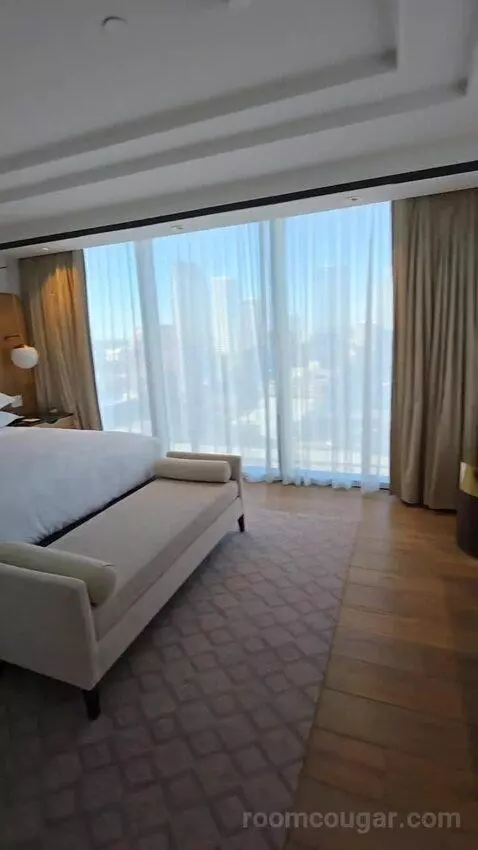 Presidential Suite (#2651) bed picture #2
