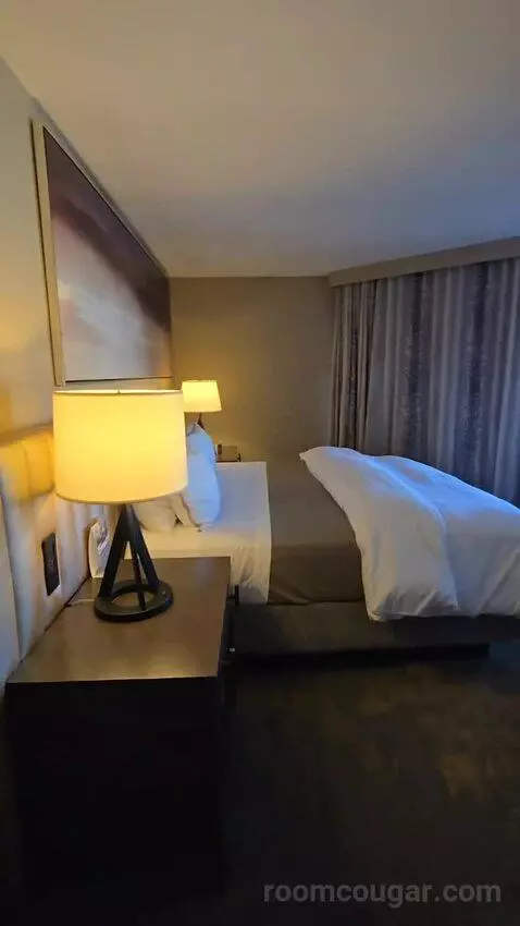 Channelside One Bedroom, Club Lounge Access, Suite (#1201) bed picture #5
