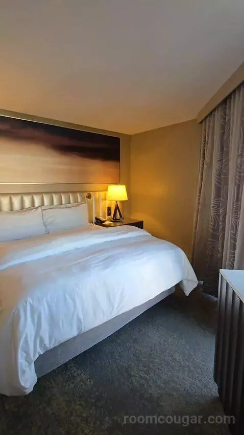 Channelside One Bedroom, Club Lounge Access, Suite (#1201) bed picture #10