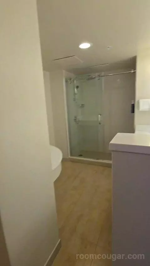 Channelside One Bedroom, Club Lounge Access, Suite (#1201) bathroom picture #3