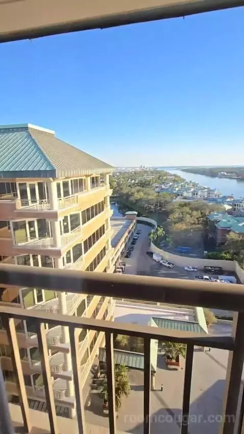 Guest Room, 1 King, Partial Bay View (#1204) view picture #7
