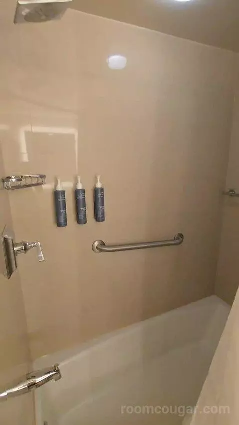 Guest Room, 2 Queen, Harbor View, High Floor (#1207) bathroom picture #8
