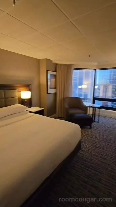 King Room with City View (#1721) bed picture #5