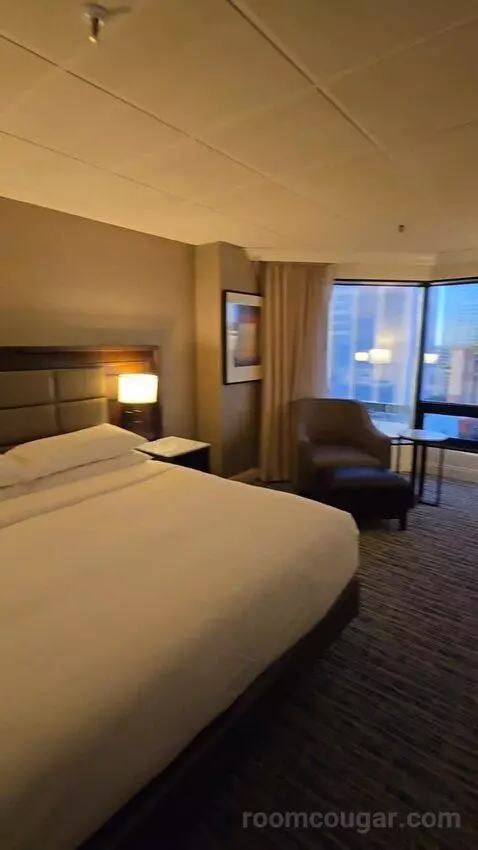 King Room with City View (#1721) bed picture #6