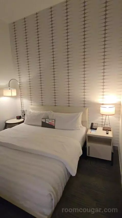 Deluxe Guest Room, 1 King (#211) bed picture #3