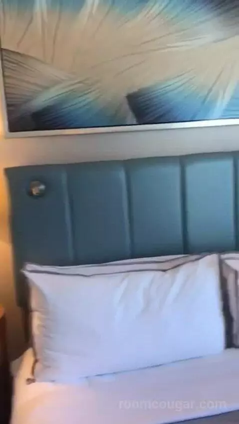 Executive Suite, One Bedroom Studio Suite, One King, City View, Accessible (#708) bed picture #7