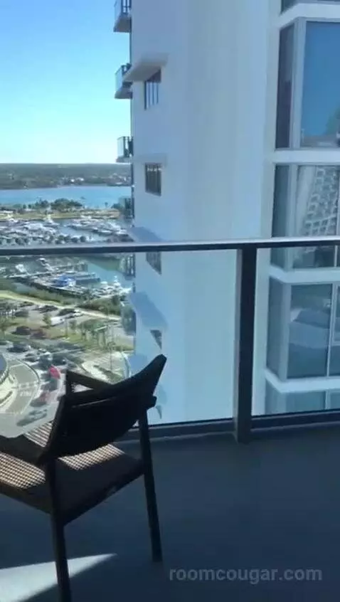Deluxe Suite, Parlor, Alternate Bed: Sofa Bed, Marina View (#1703) view picture #2