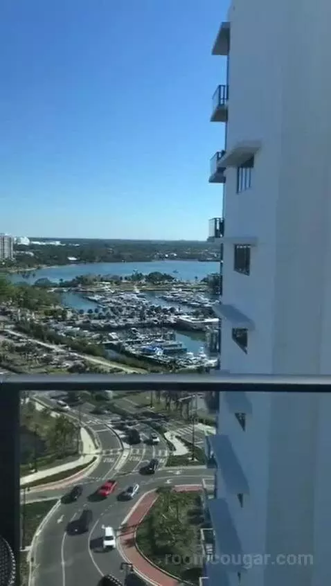 Deluxe Suite, Parlor, Alternate Bed: Sofa Bed, Marina View (#1703) view picture #9