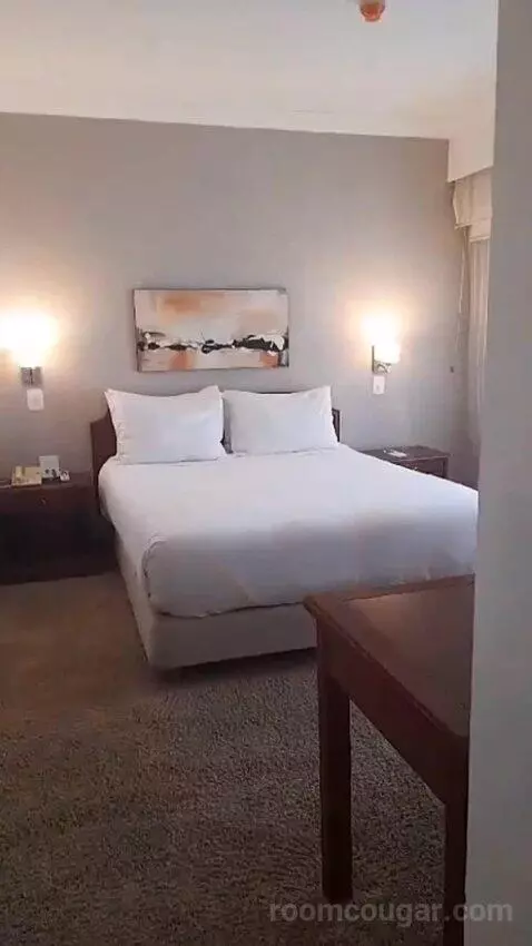 Suite (#821) bed picture #1