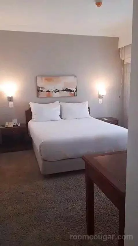 Suite (#821) bed picture #3