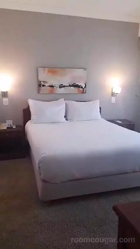 Suite (#821) bed picture #5