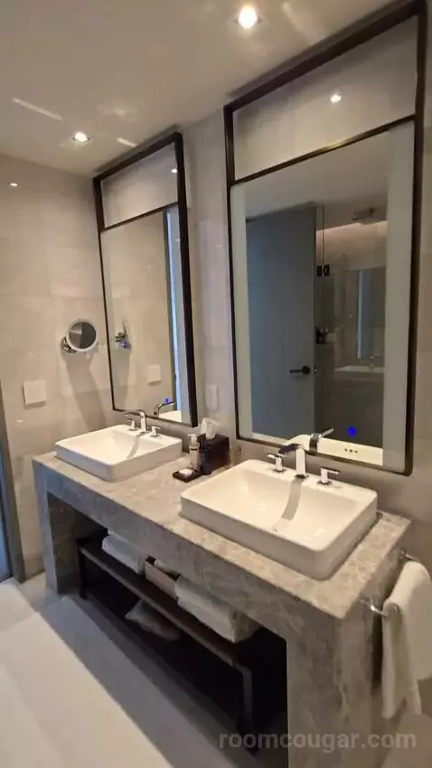 Magnolia King Suite with Sofa Bed, Balcony and Ocean View (#225) bathroom picture #10