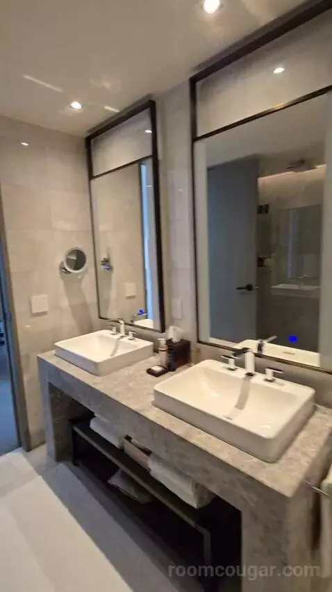 Magnolia King Suite with Sofa Bed, Balcony and Ocean View (#225) bathroom picture #11