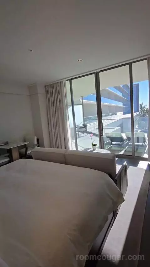 Magnolia King Suite with Sofa Bed, Balcony and Ocean View (#225) bed picture #7