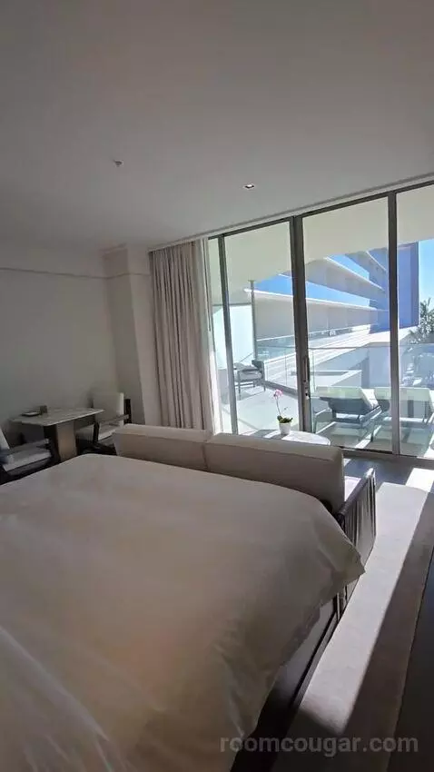 Magnolia King Suite with Sofa Bed, Balcony and Ocean View (#225) bed picture #9