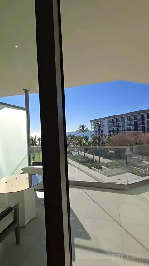 Magnolia King Suite with Sofa Bed, Balcony and Ocean View (#225) view picture #5