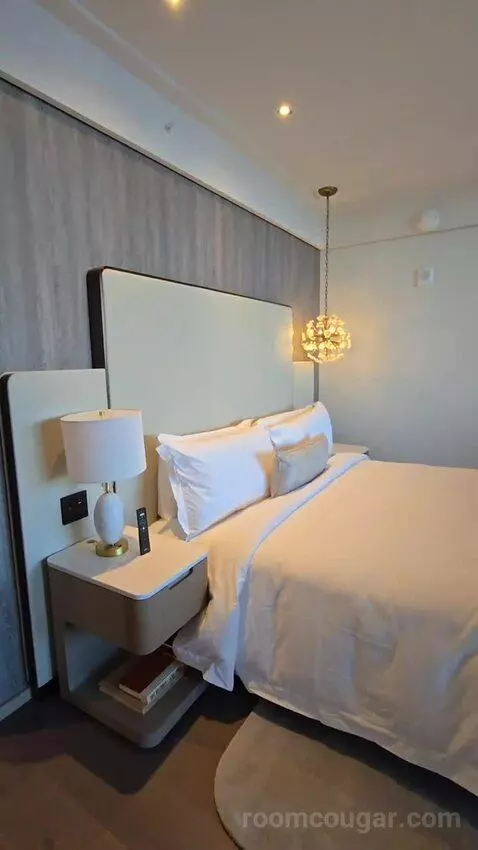 Superior King Room with Balcony and Limited View (#253) bed picture #1