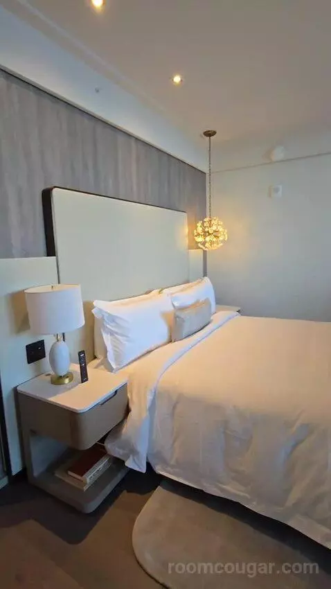 Superior King Room with Balcony and Limited View (#253) bed picture #3