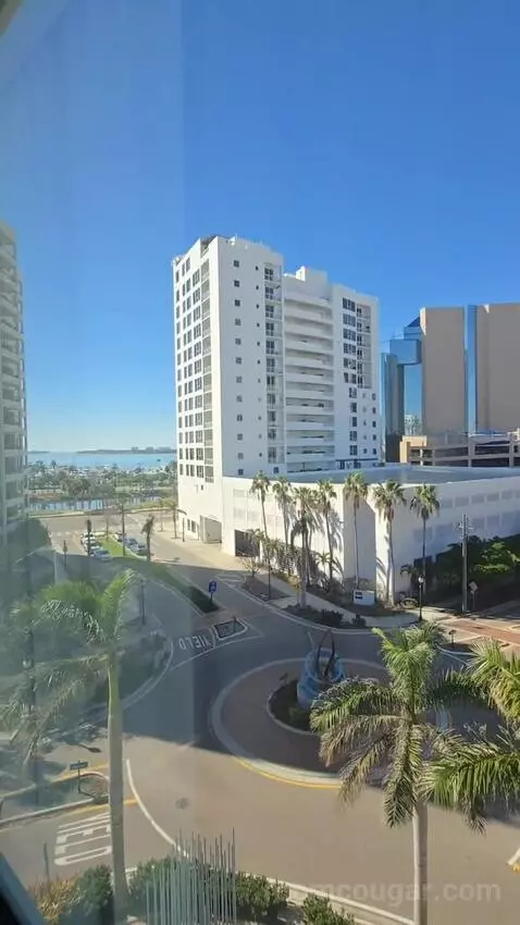 One-Bedroom King Suite with Sofa Bed - High Floor/City View (#625) view picture #4