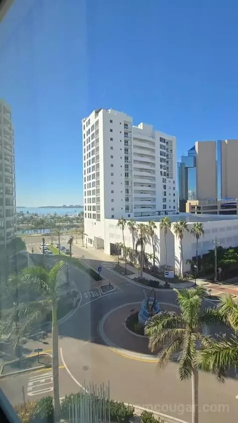 One-Bedroom King Suite with Sofa Bed - High Floor/City View (#625) view picture #5
