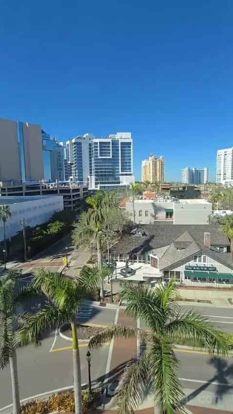 One-Bedroom King Suite with Sofa Bed - High Floor/City View (#625) view picture #9
