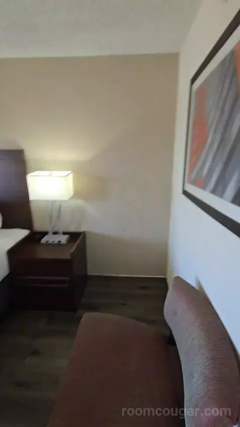King Room with Water View (Connecting) (#209) bed picture #6