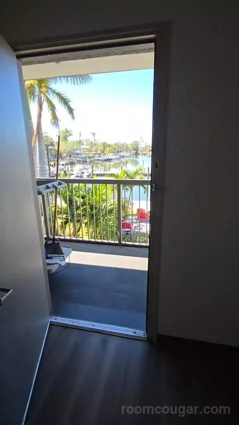 King Room with Water View (Connecting) (#209) picture #23