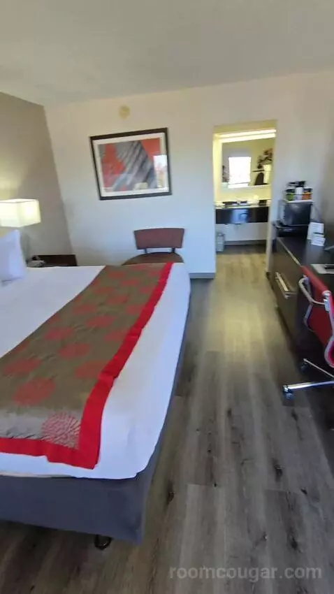 King Room with Water View (Connecting) (#209) picture #4