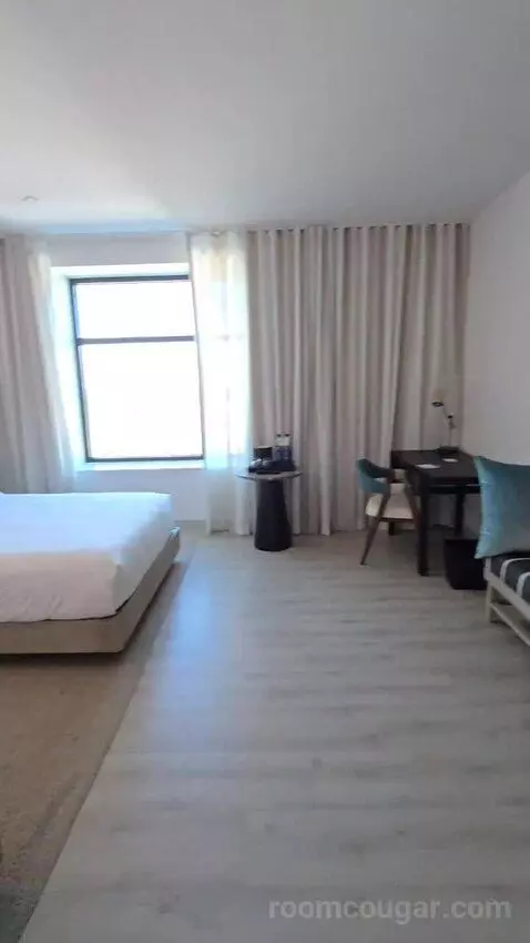 Queen Room with Two Queen Beds and Pool View, Accessible (#435) bed picture #4