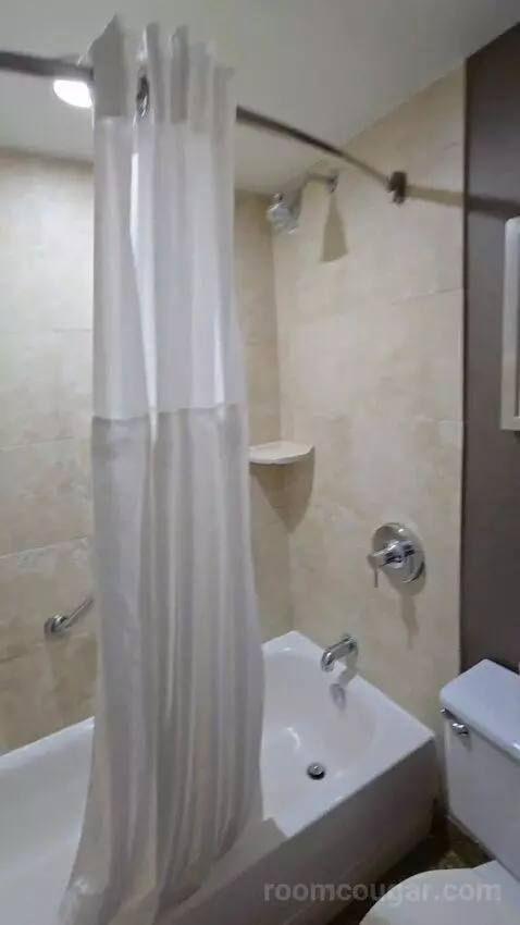 Deluxe Room with Two Double Beds - High Floor (#924) bathroom picture #7